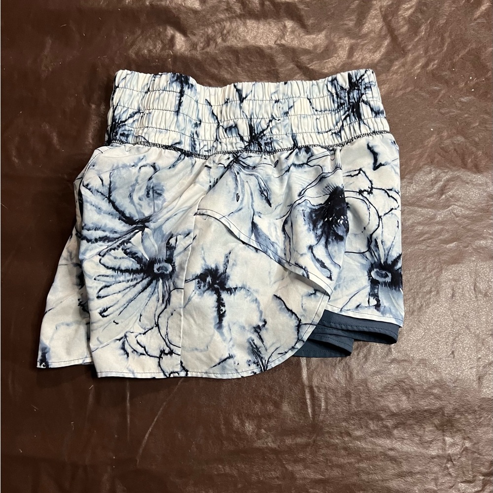 CALIA Women's High Rise 3” Step Up Short - Picture 4 of 6